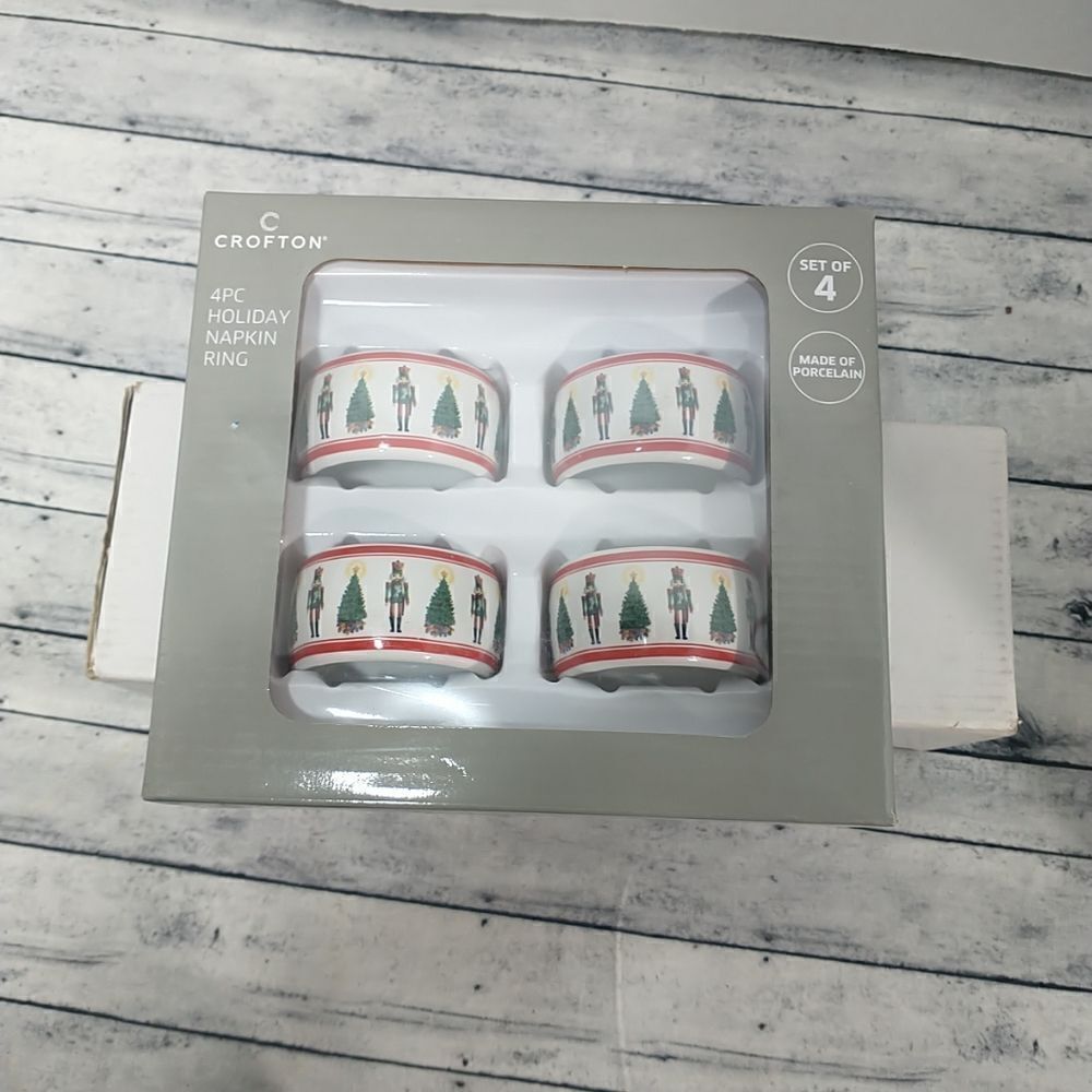 Holiday Christmas Porcelain Napkin Rings Crofton 4pc Nutcracker Tree